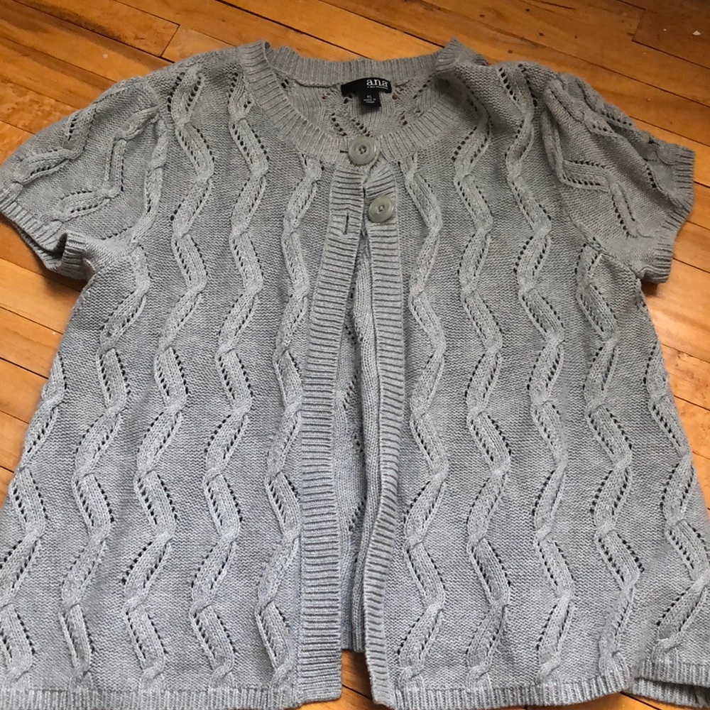 Button too short sleeve cardigan